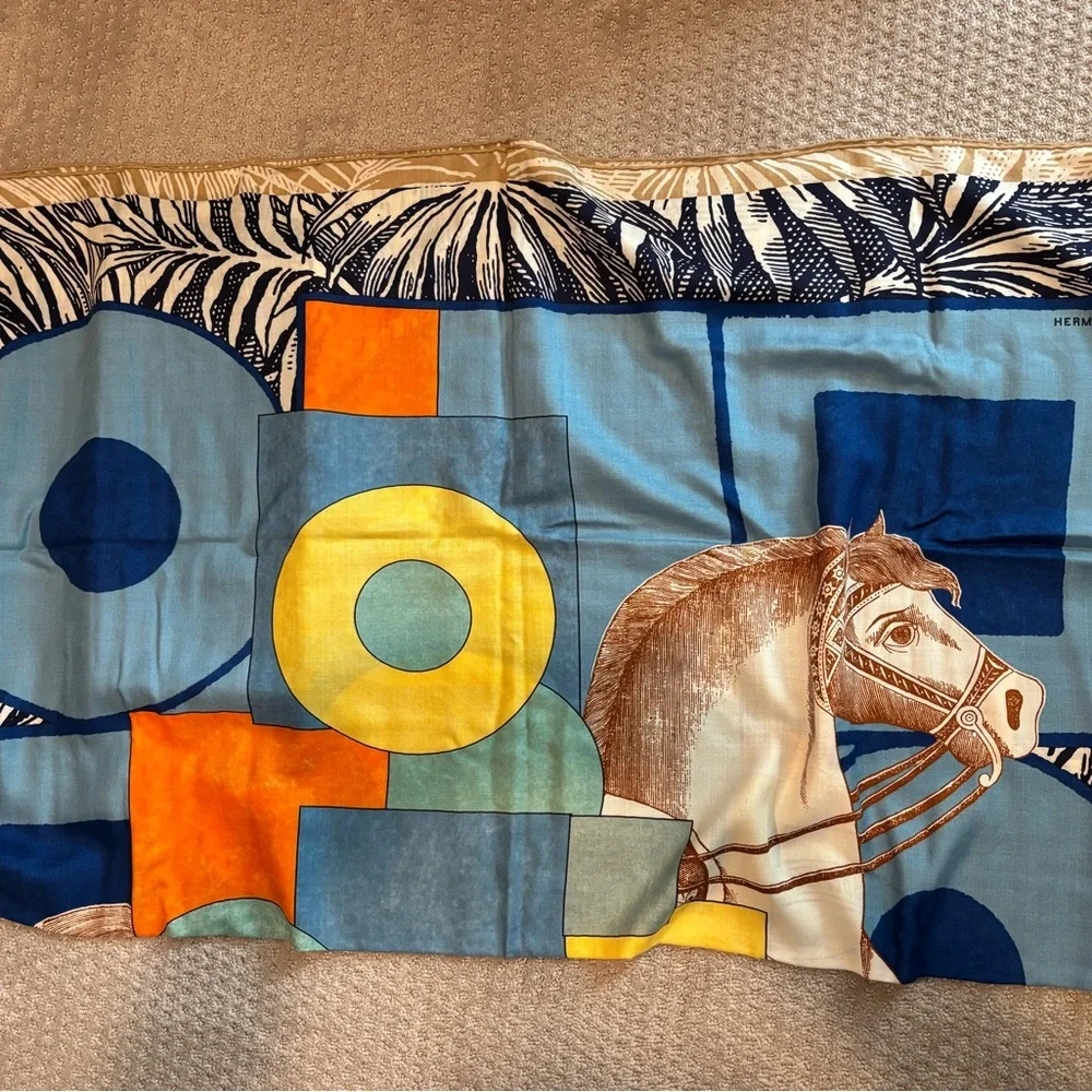 Hermes cavalier en formed shawl cashmere NWT - Picture 3 of 7
